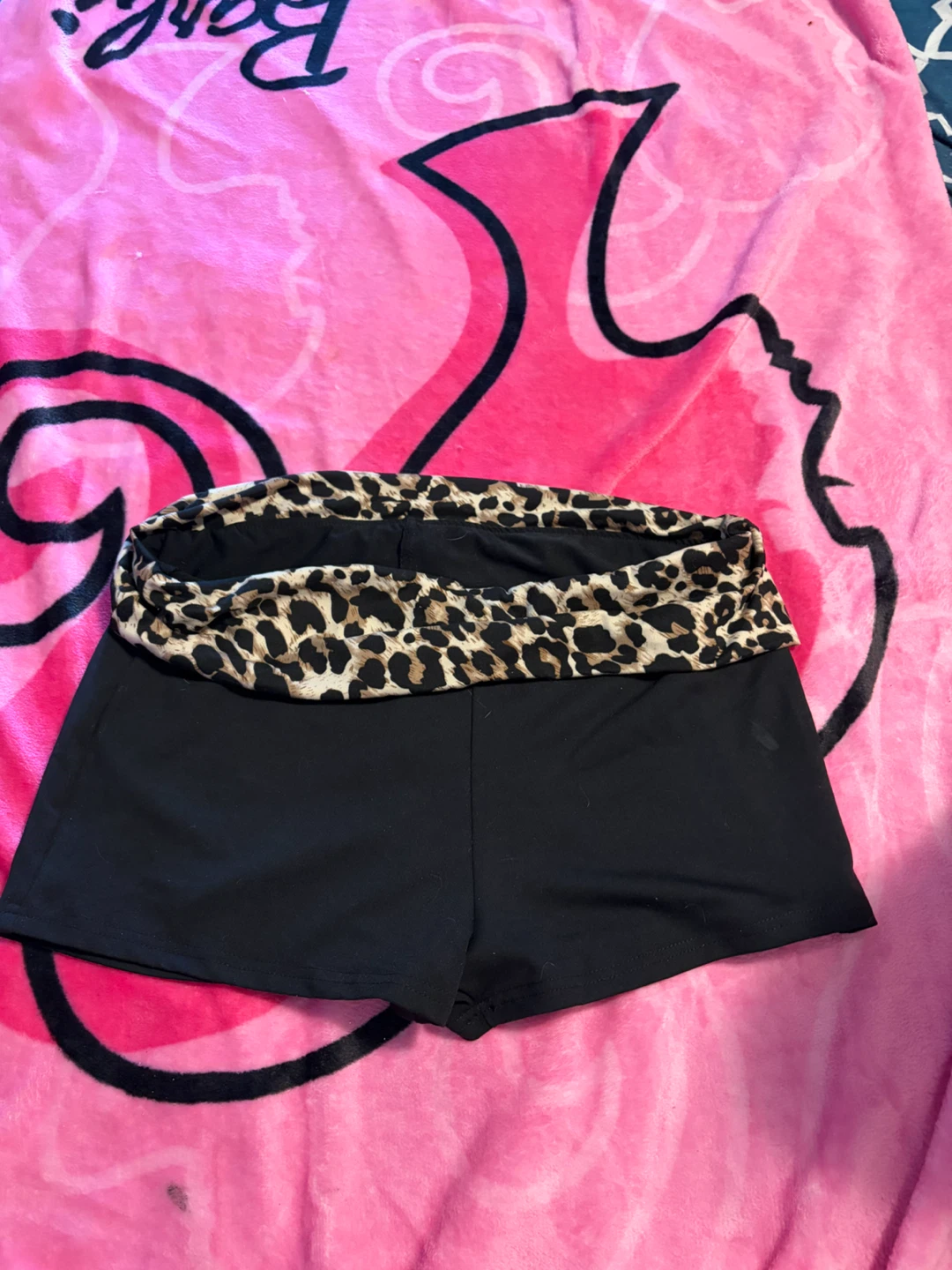 ROMWE XL Black & Leopard Print Shorts