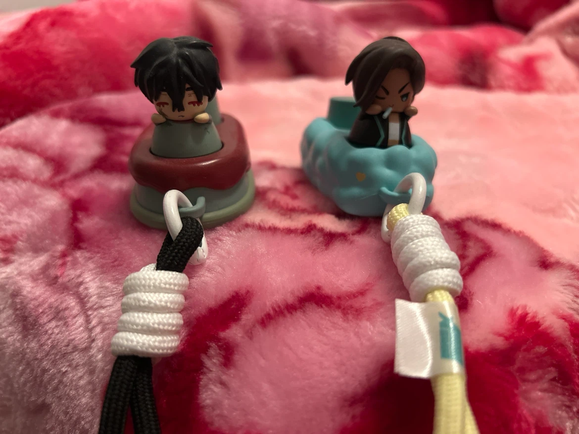 Alien stage key switch keychain