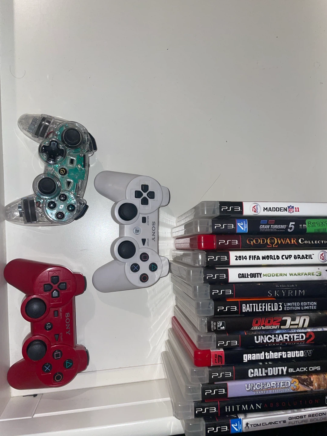 PlayStation 3 Console Bundle with Games and Controllers - photo 2