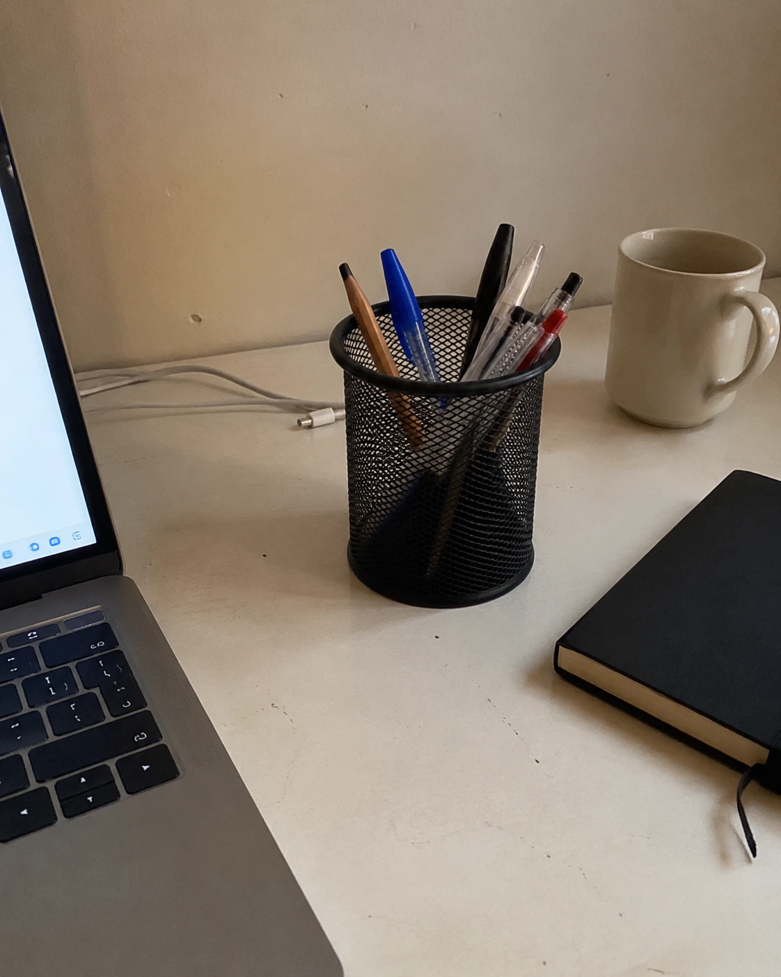 Mesh Pen Holder - photo 2