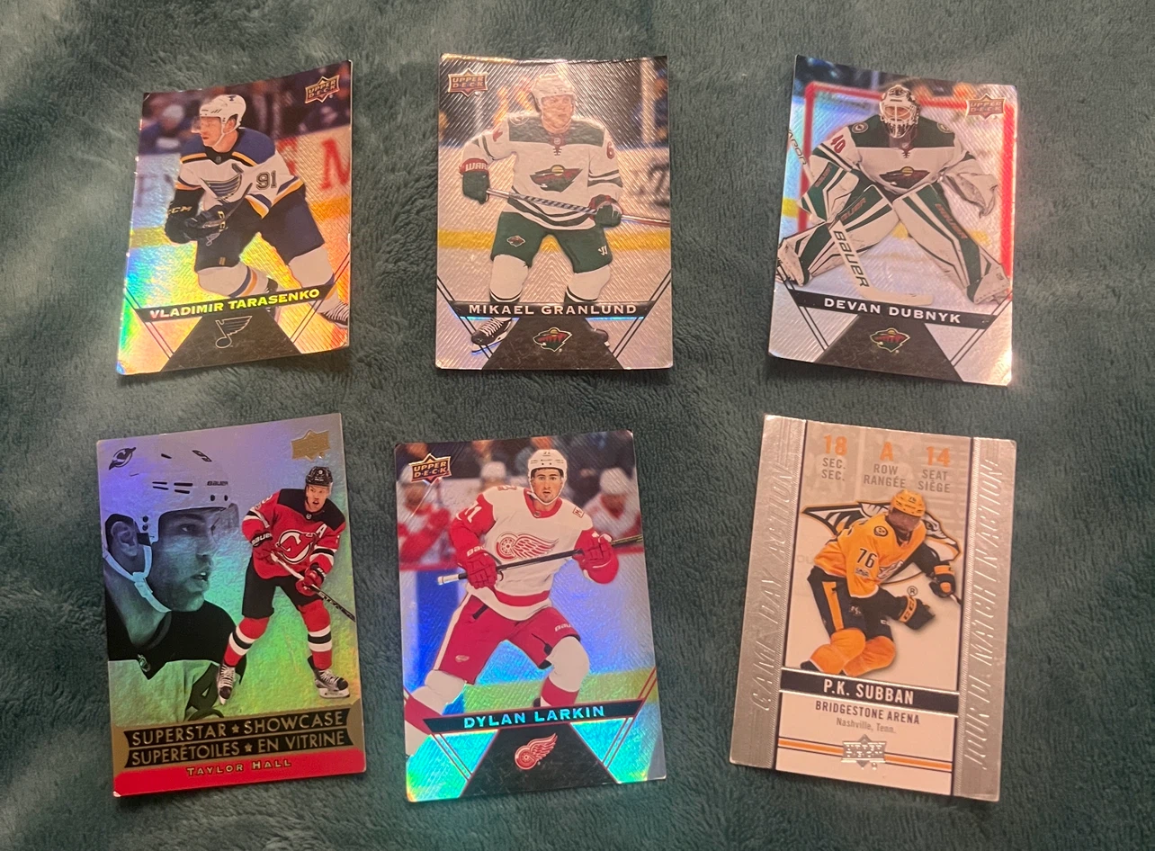 Lot of 5 Upper Deck Hockey Cards