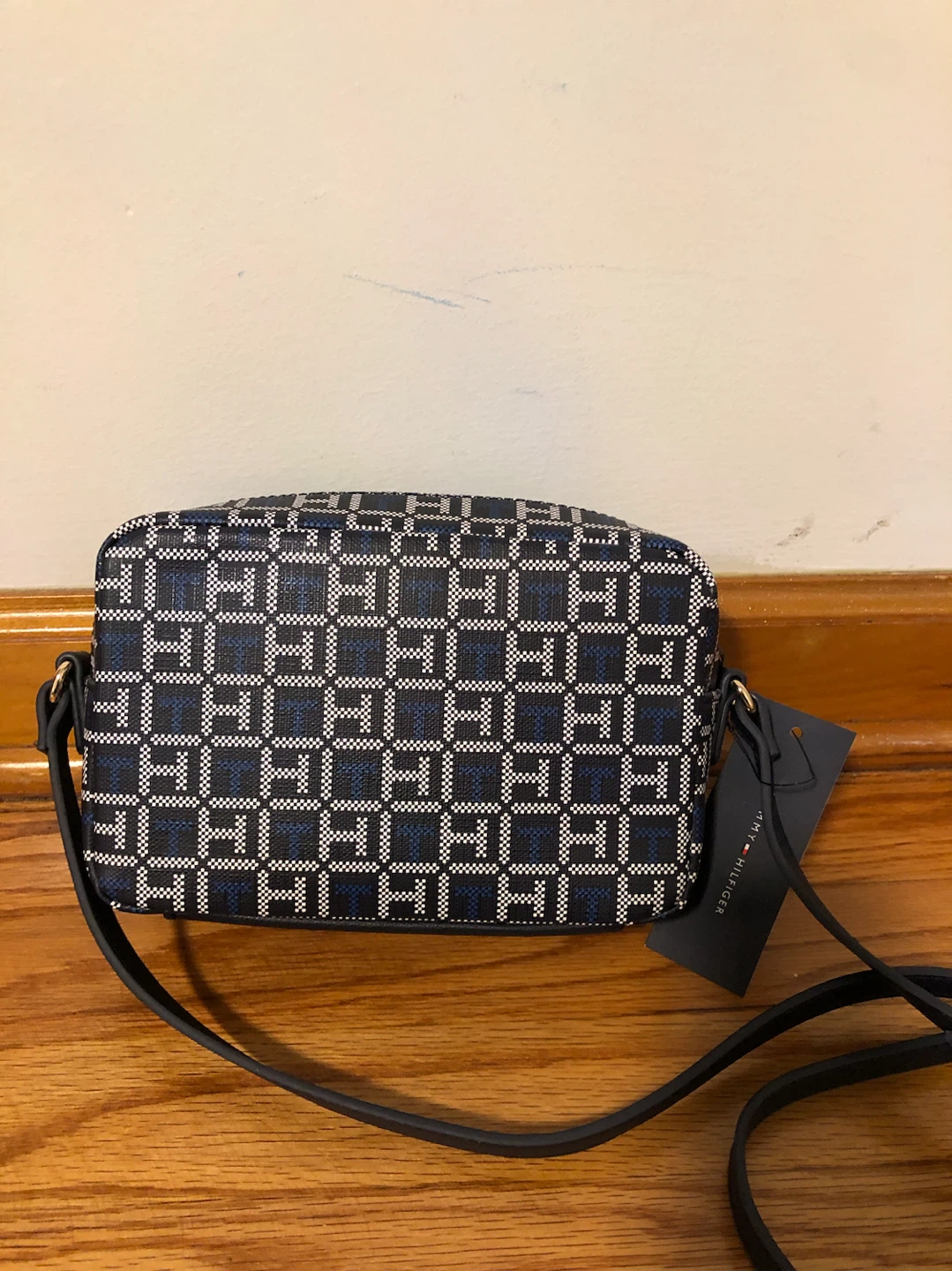 Tommy Hilfiger Monogram Camera Bag - photo 2