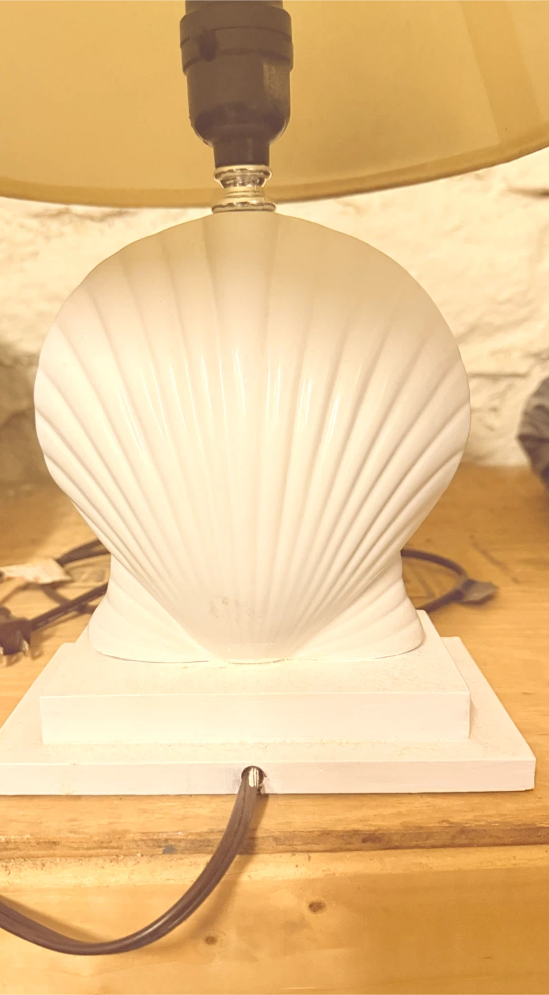 White Seashell Lamp - photo 2
