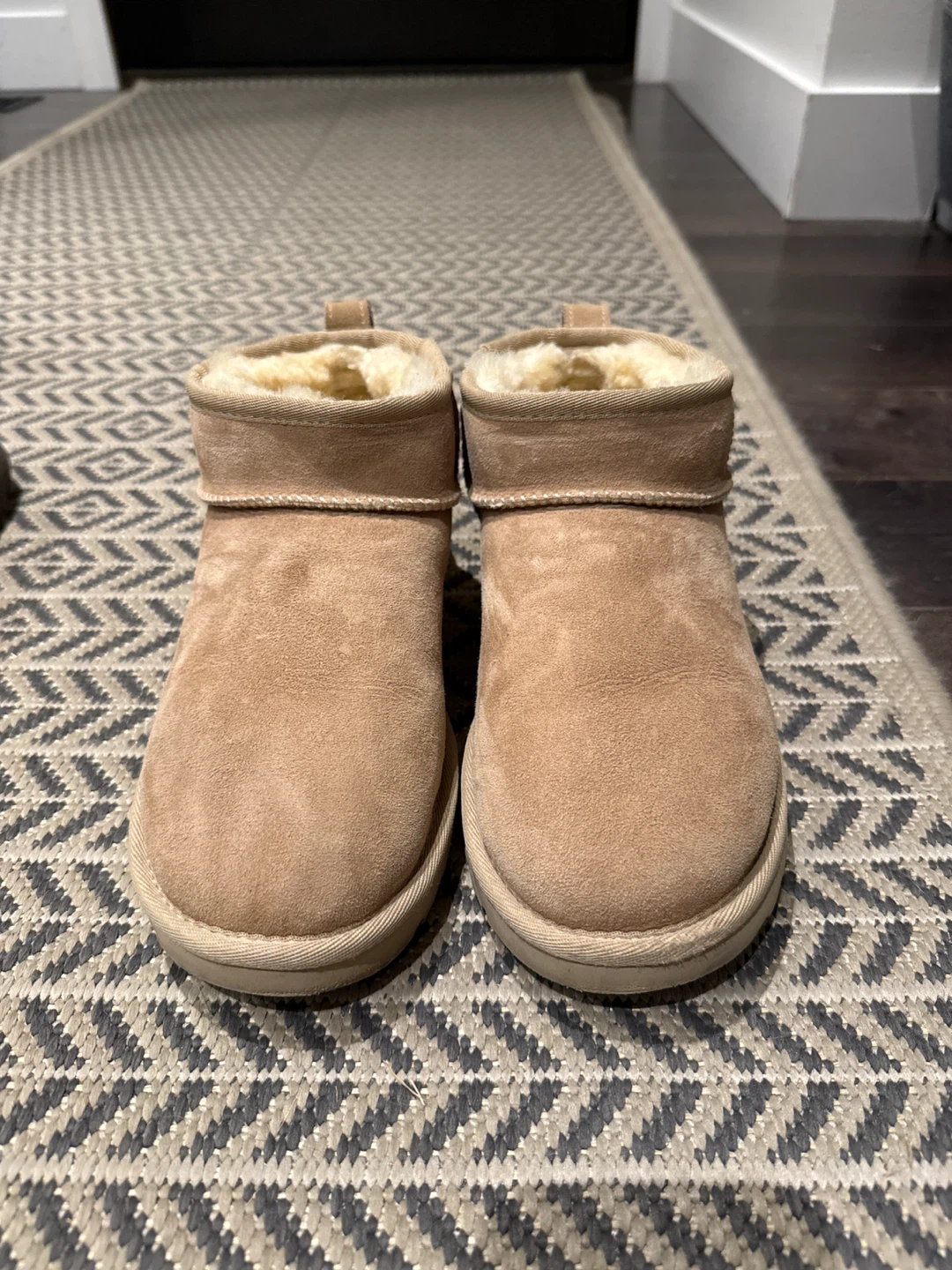 UGG ultra minis