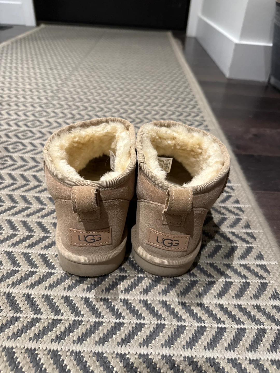 UGG ultra minis - photo 2