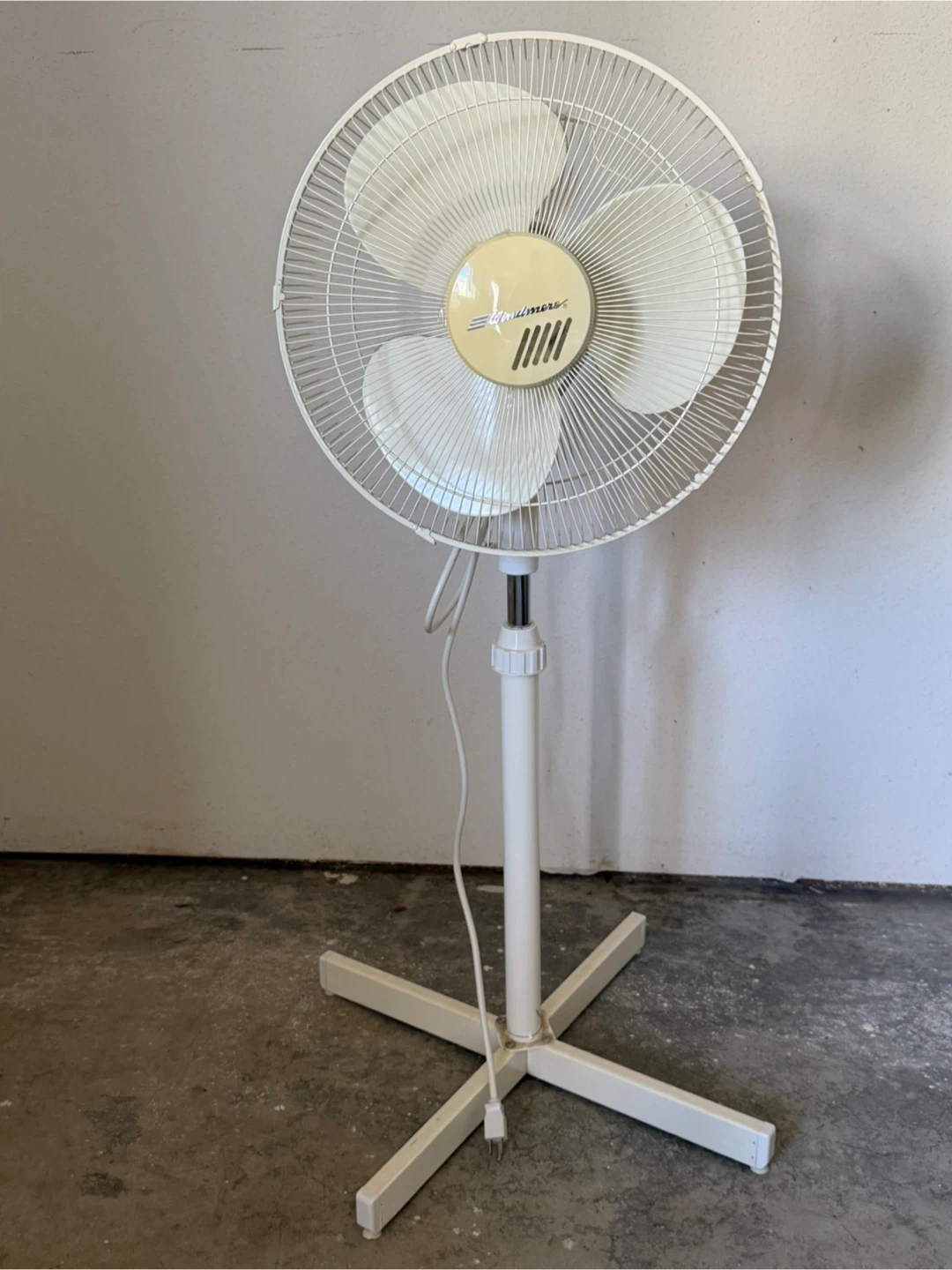 White Oscillating Pedestal Fan