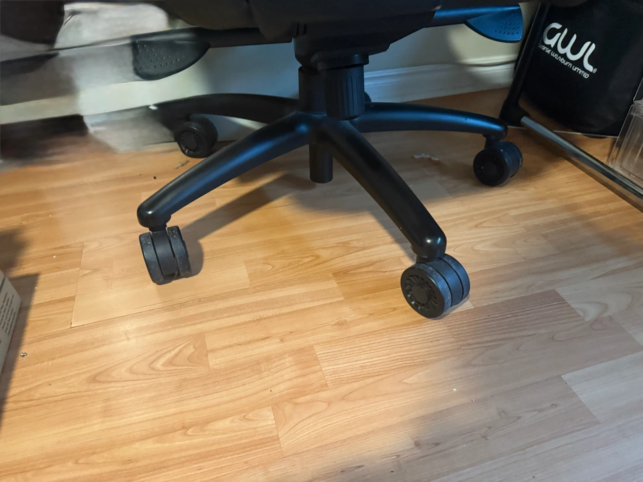 Thermaltake Gaming Chair - photo 2