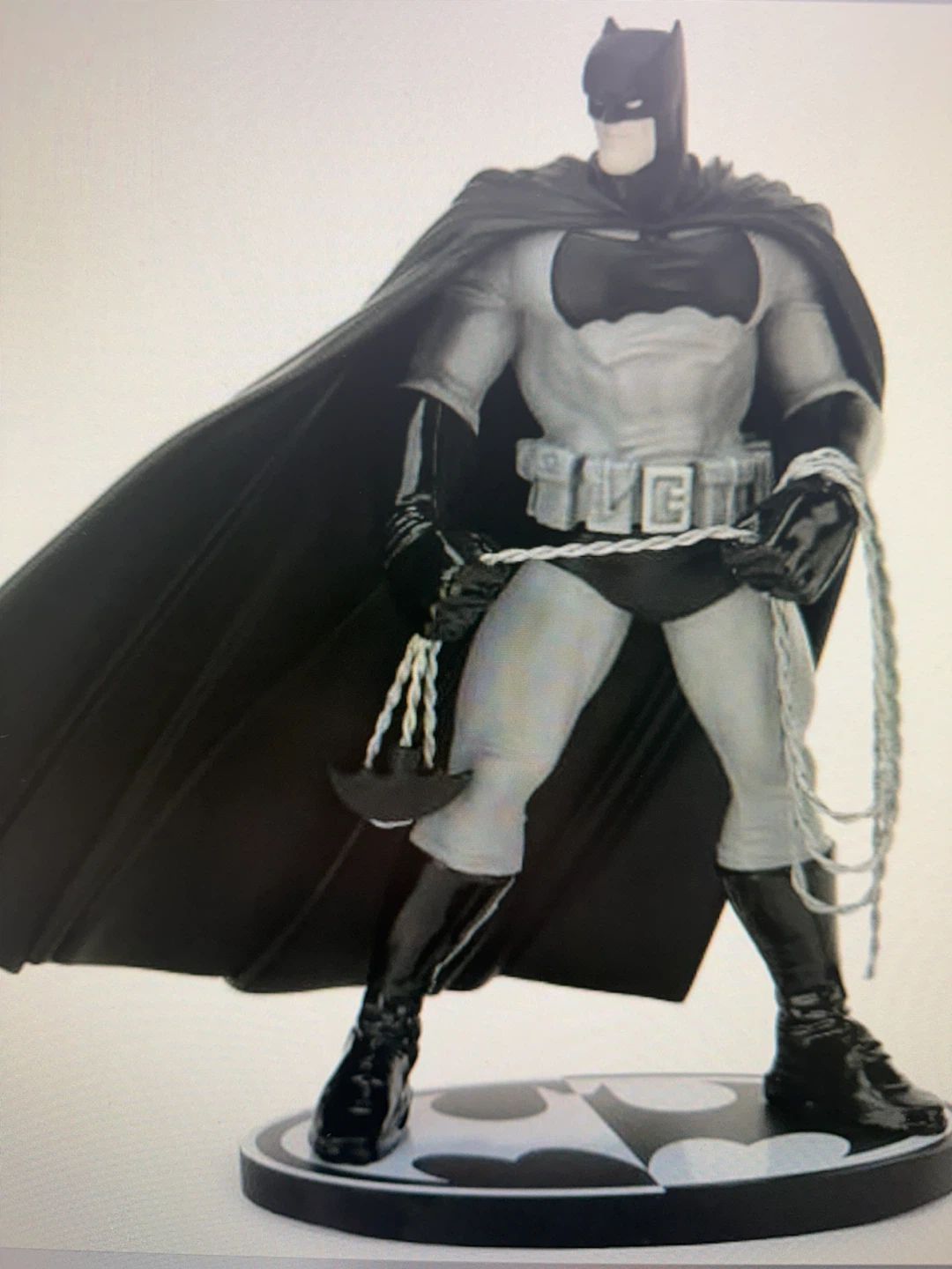 Batman Black and White Limited Ed Collectible Statue - photo 2