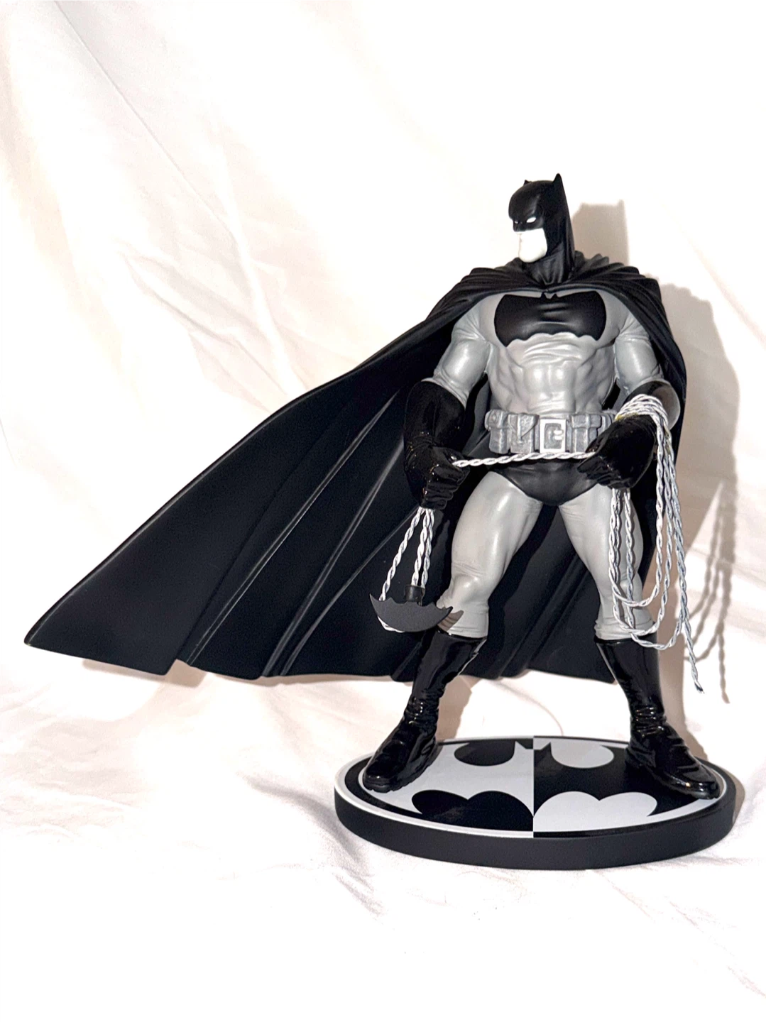 Batman Black and White Limited Ed Collectible Statue - photo 4