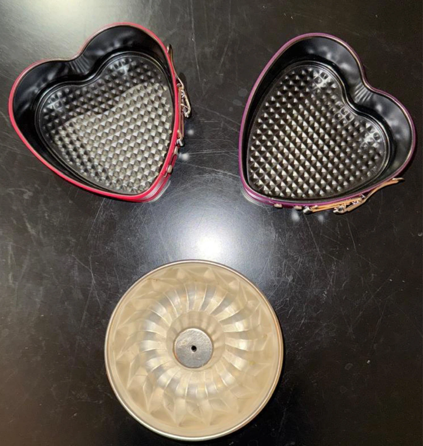 Set of 3 Baking Molds - Heart & Bundt Shapes - photo 2