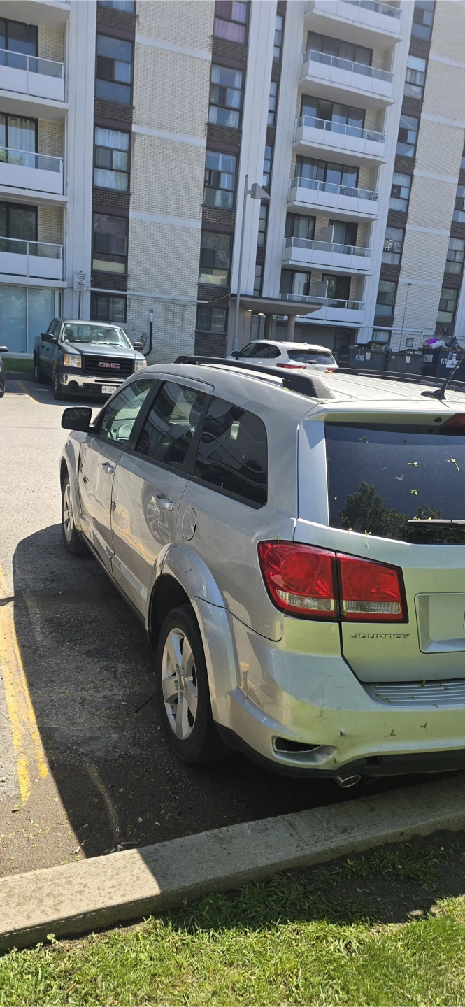 Silver Dodge Journey SUV - photo 4
