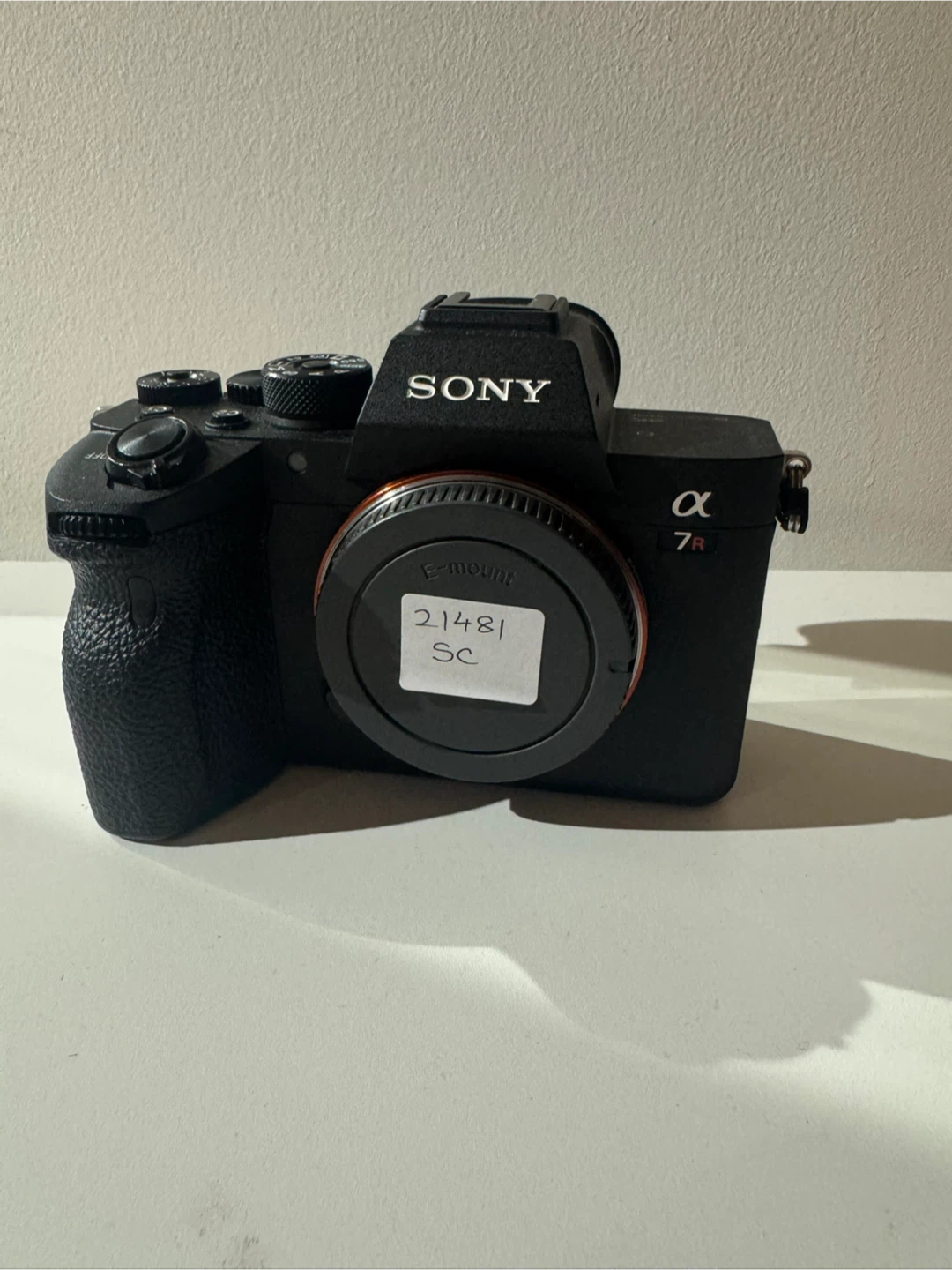 Sony Alpha a7R IV Mirrorless Camera - photo 2