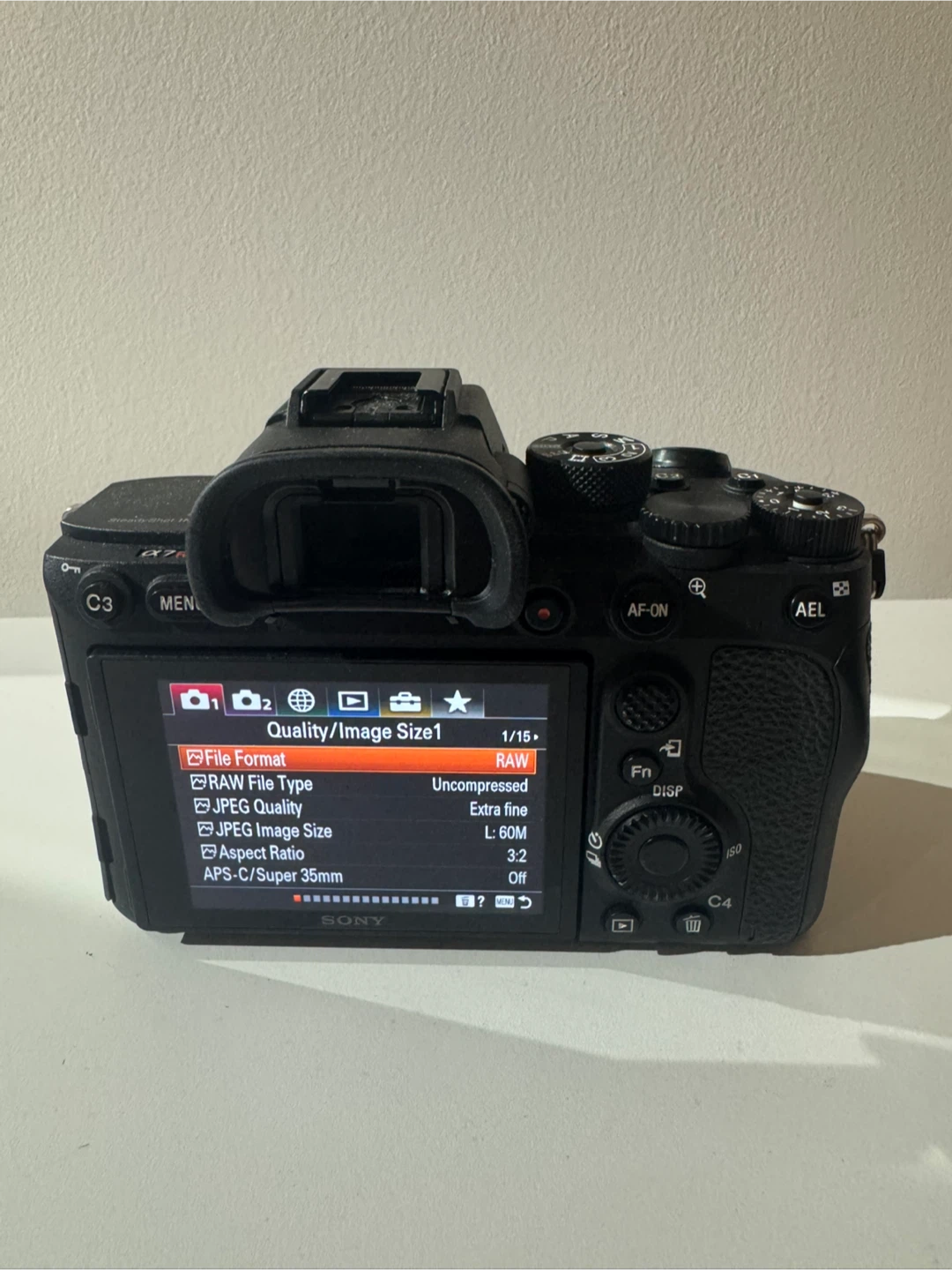 Sony Alpha a7R IV Mirrorless Camera - photo 3