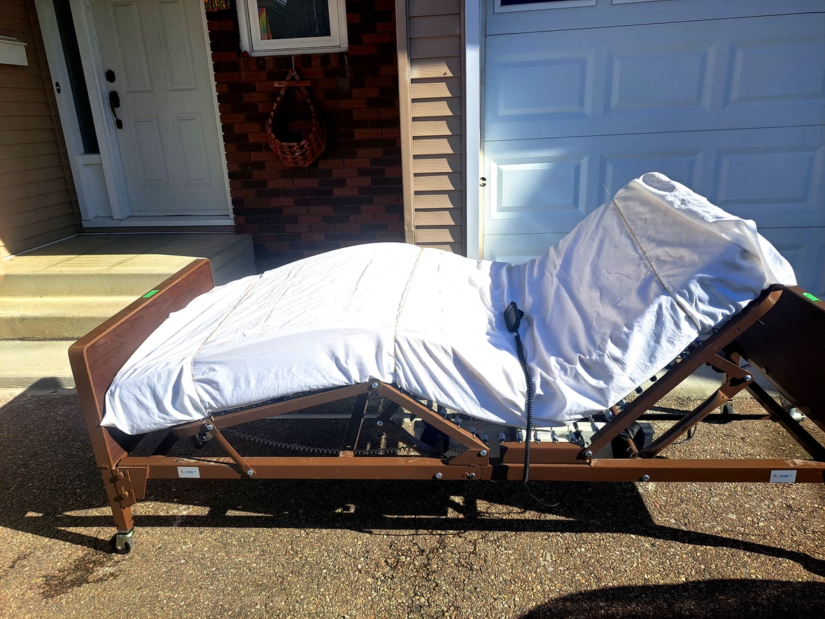 Adjustable Hospital Bed with high quality memory foam Mattress - photo 3