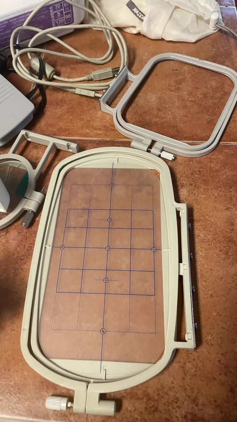 Brother SE400 Embroidery and Sewing Machine - photo 3
