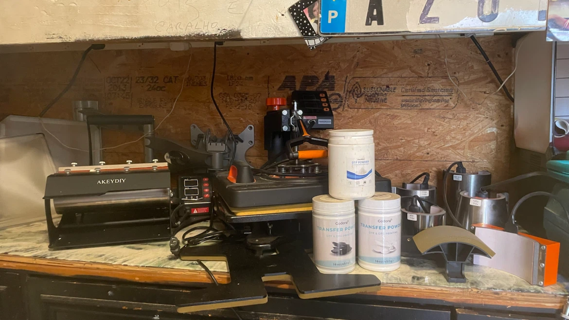 AKE DIY Heat Press Machine with Transfer Powder Jars