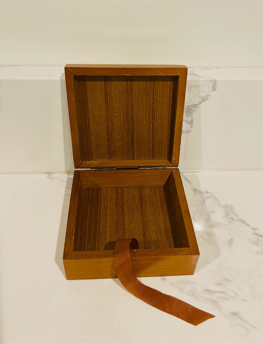 Decorative Wooden Keepsake Box - photo 2
