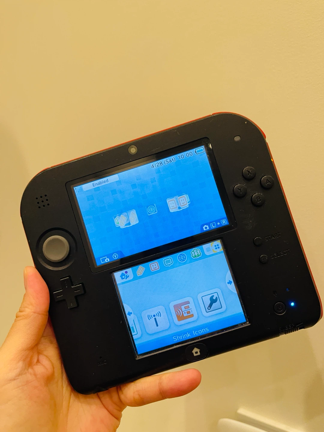 Nintendo 2DS with Pokemon Sun Game and Charger