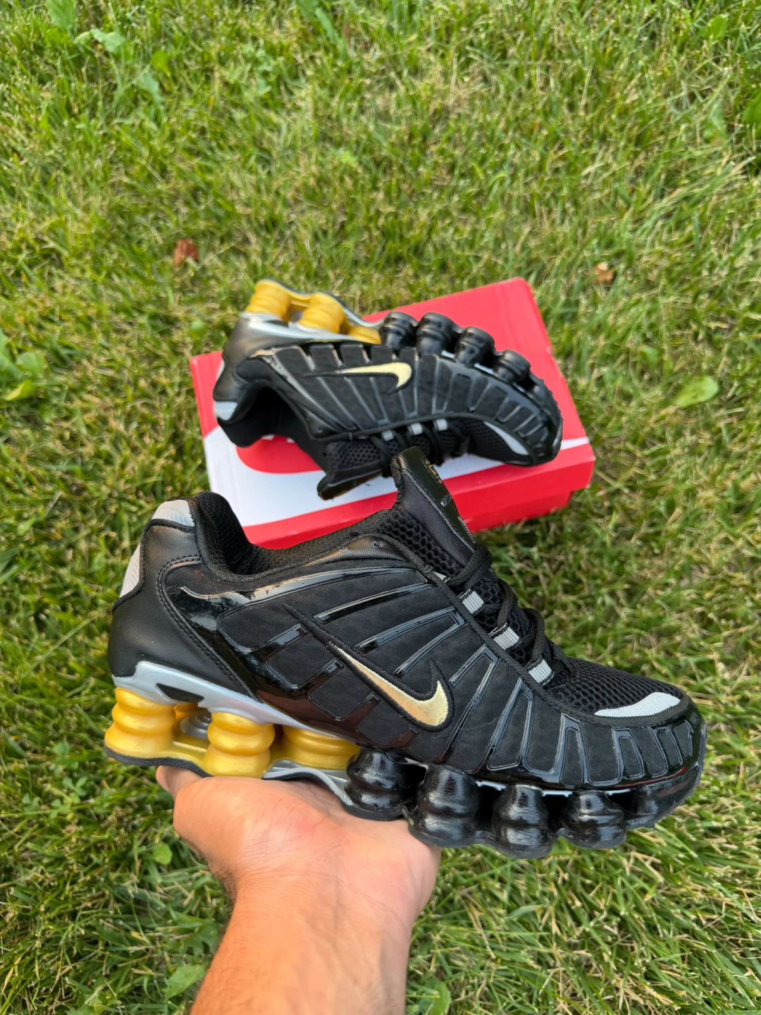 Nike Shox Tl Shoes - Black/Gold