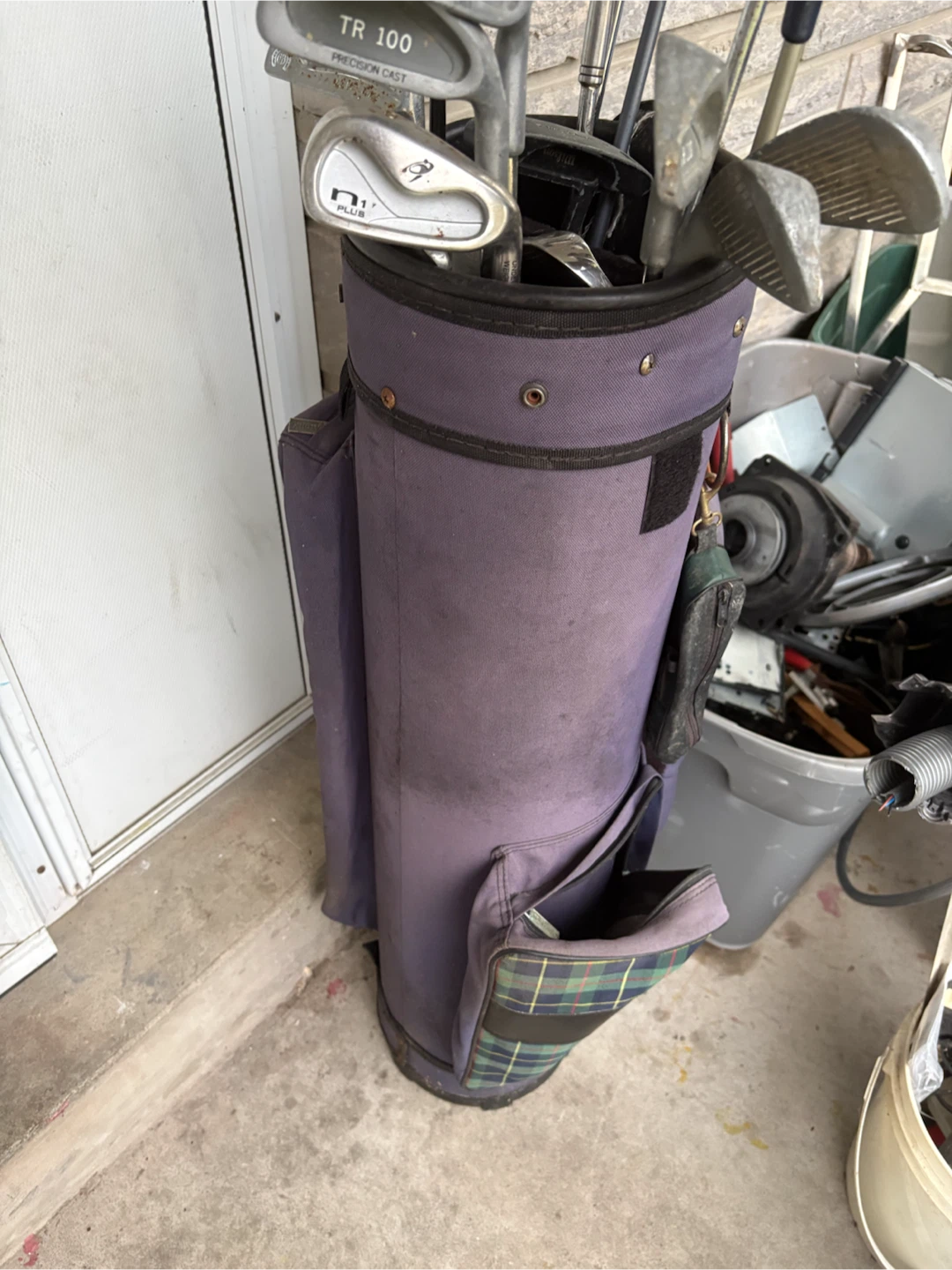 Assorted Right Handed Golf Clubs and Bag - photo 2