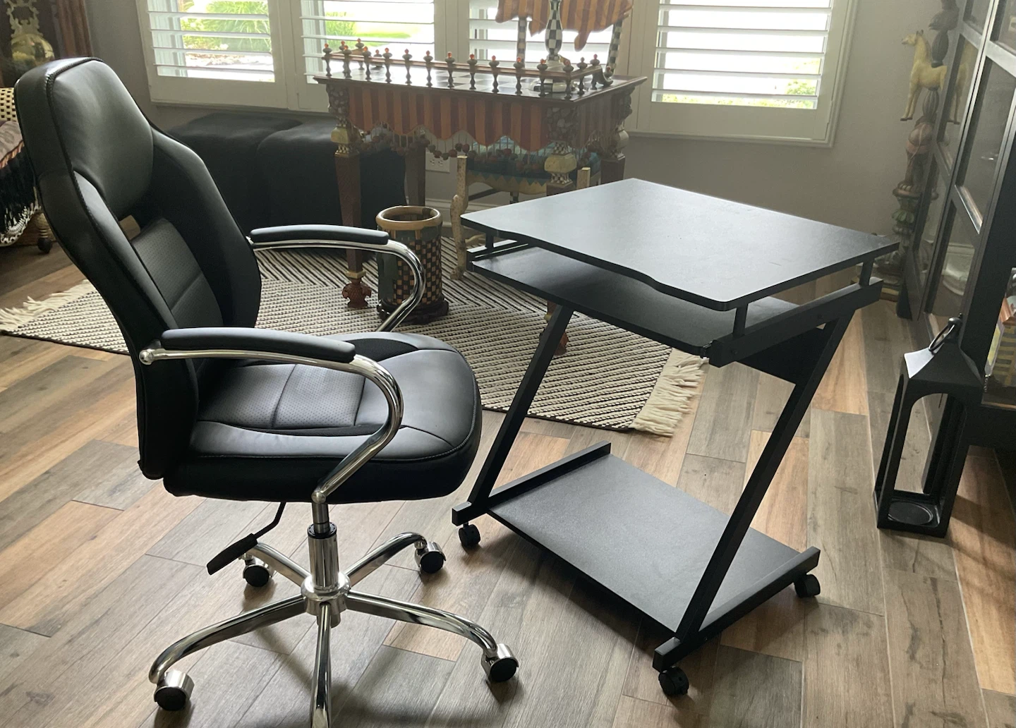 Black rolling computer desk and office chair set - photo 2