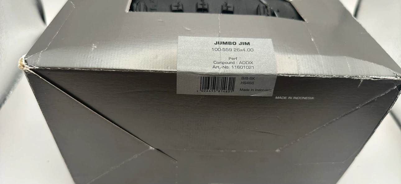 Schwalbe Jumbo Jim Tire 26x4.00 - photo 2