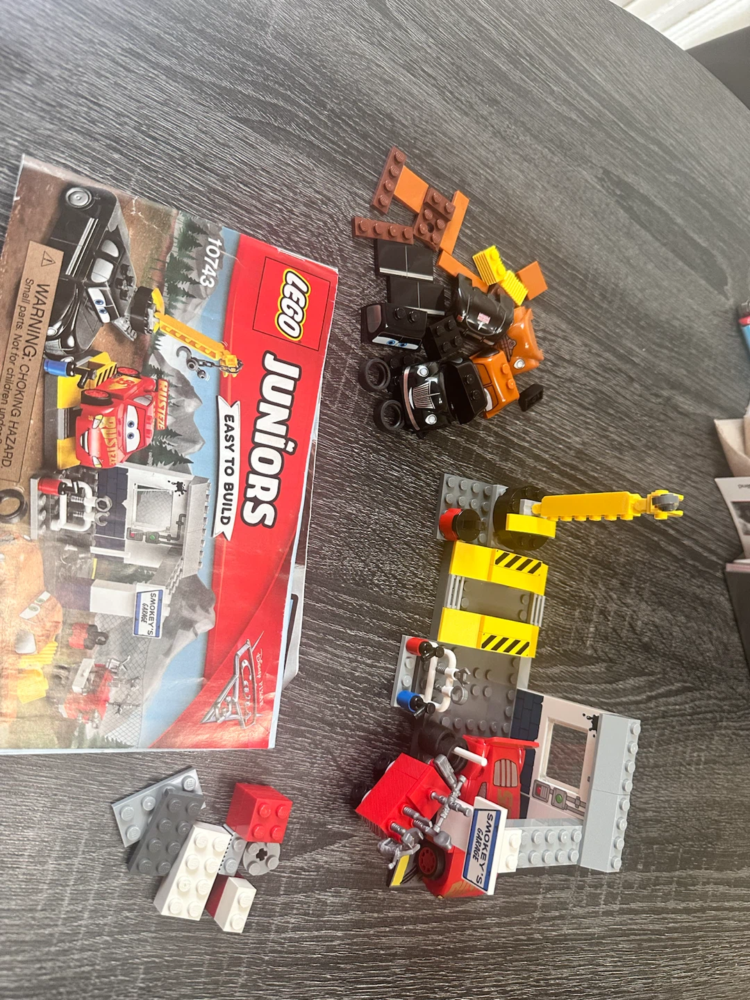 LEGO Juniors Smokey's Garage Playset