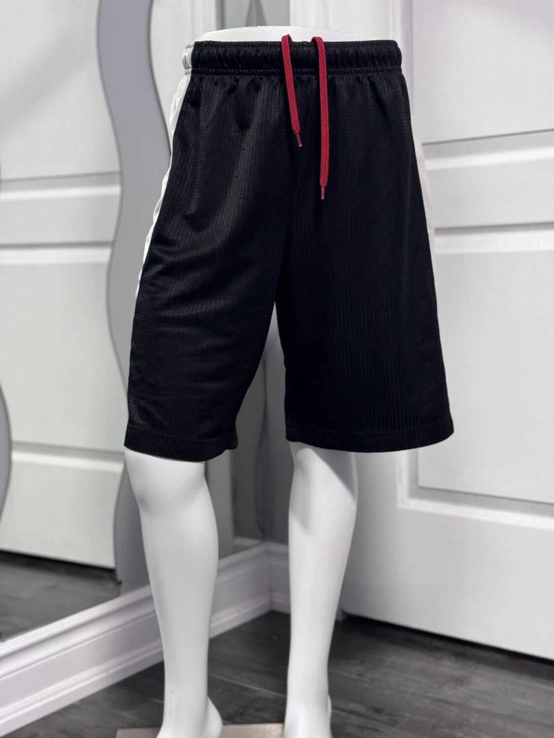 Nike Black Basketball Shorts (Men’s Medium)