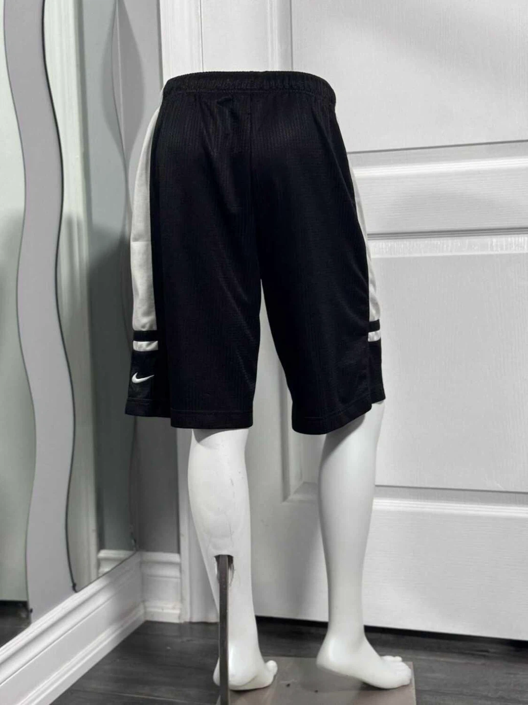 Nike Black Basketball Shorts (Men’s Medium) - photo 3