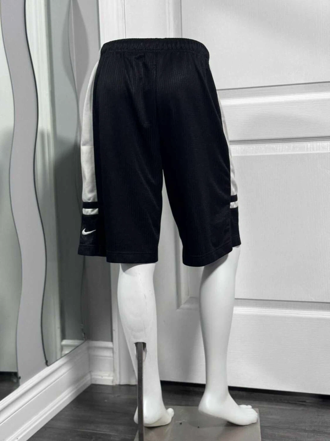 Nike Black Basketball Shorts (Men’s Medium) - photo 4