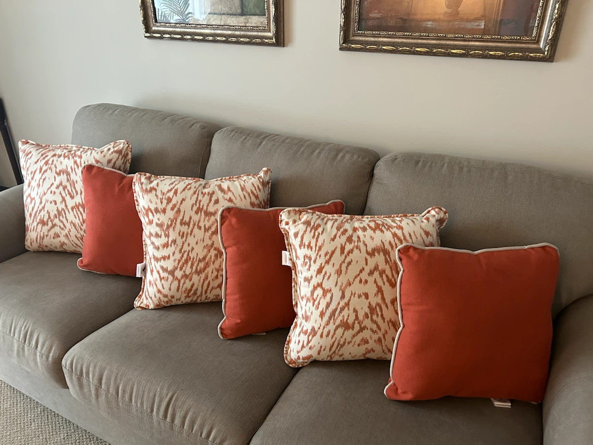 6 LIKE NEW SUNBRELLA OUTDOOR THROW PILLOWS (SEE LISTING)