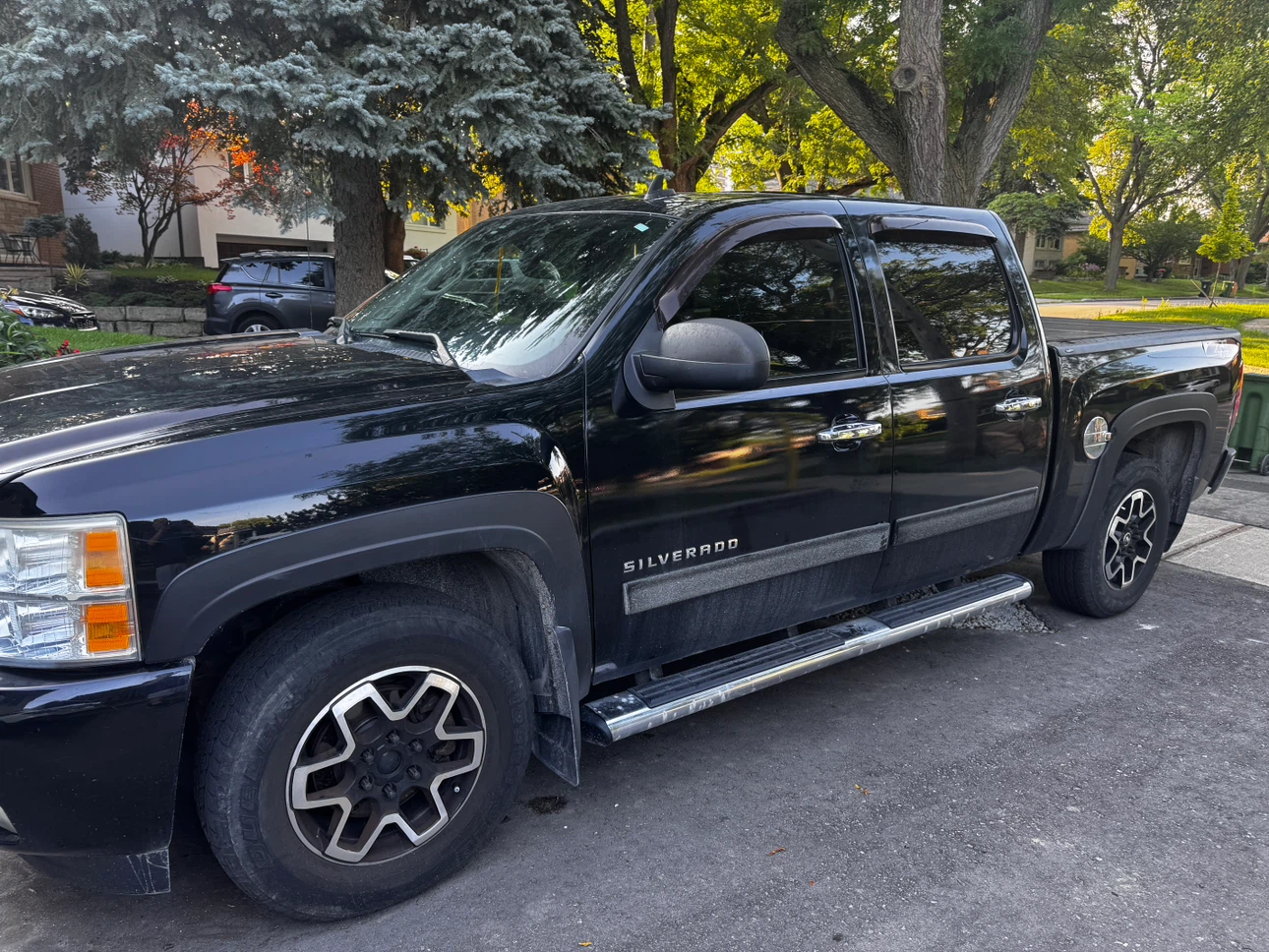 Black Chevrolet Silverado 2010 5.3 - photo 2