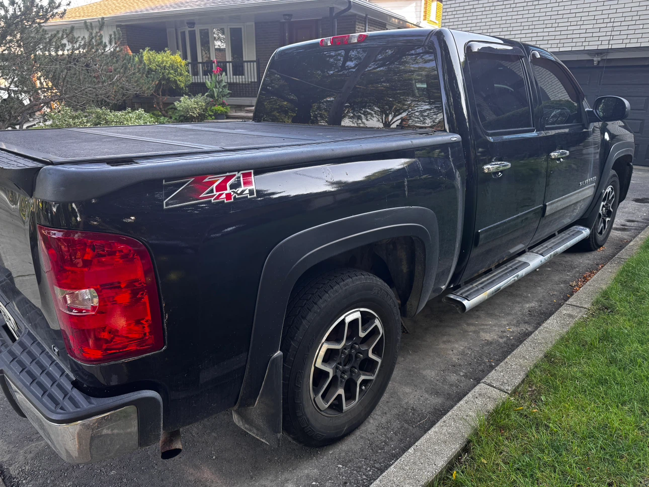 Black Chevrolet Silverado 2010 5.3 - photo 4