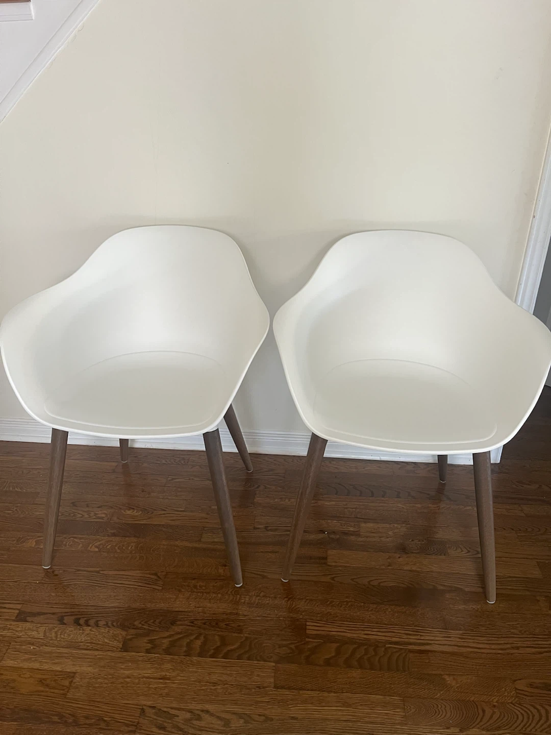 Set of 2 White Accent Chairs