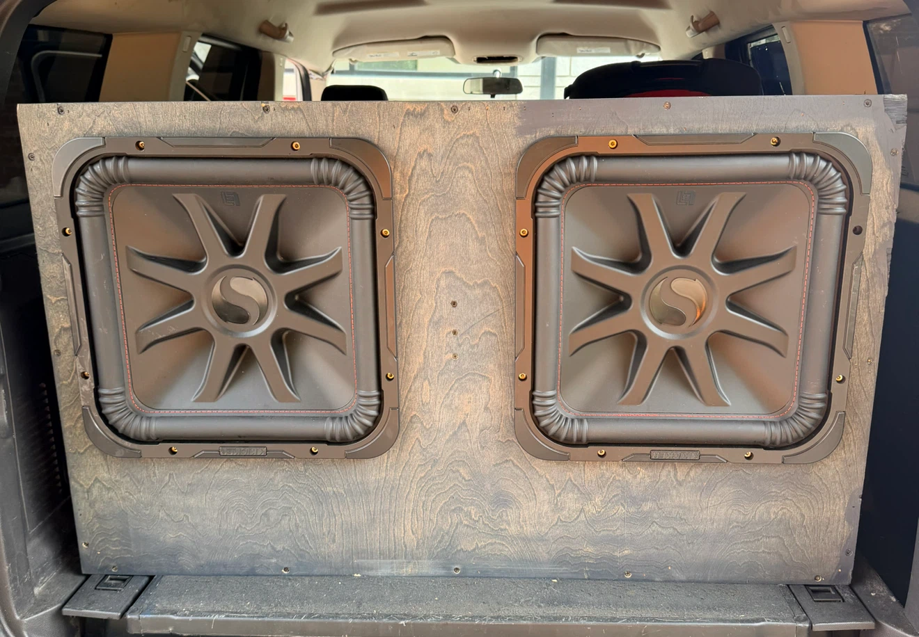 Kicker Dual 15-Inch Subwoofer Enclosure - photo 4