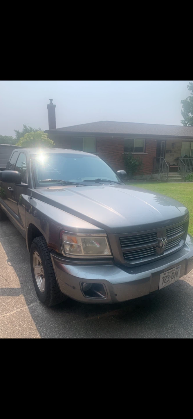Dodge Dakota Crew Cab Pickup Truck