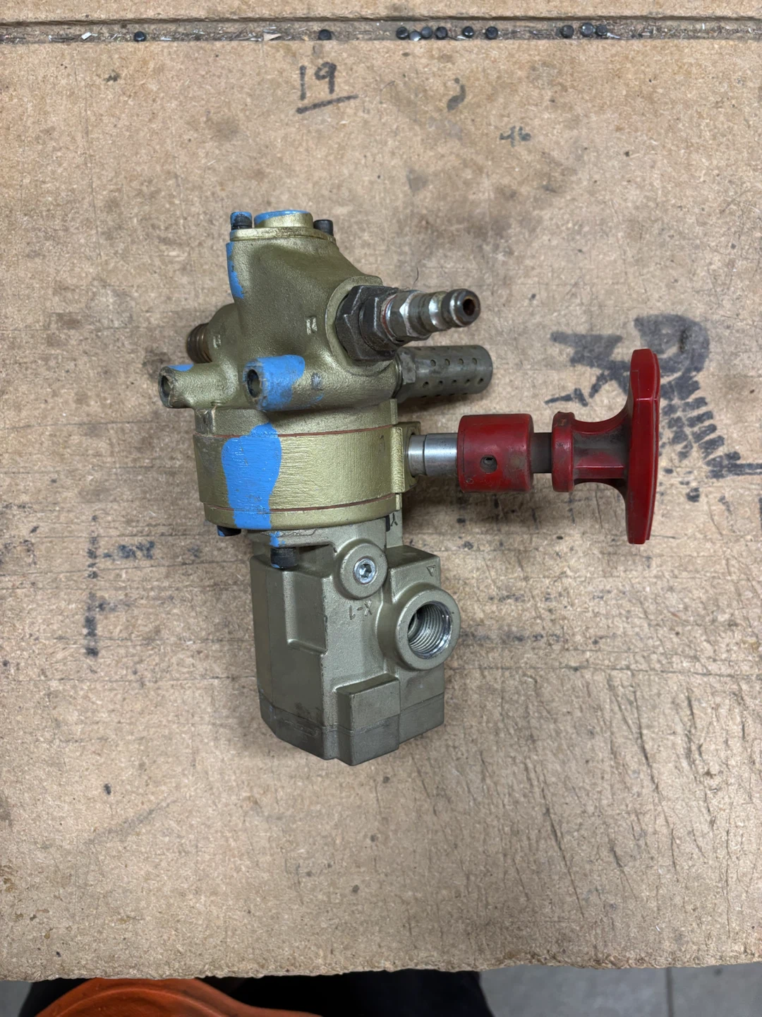 Parker Hydraulic Valve - photo 2