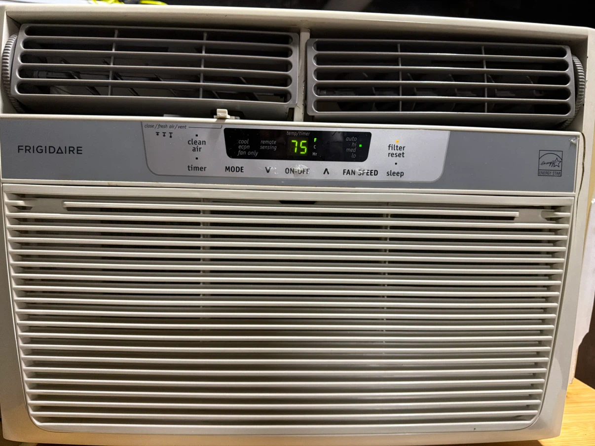 Frigidaire FFRE1033S1A Room Air Conditioner