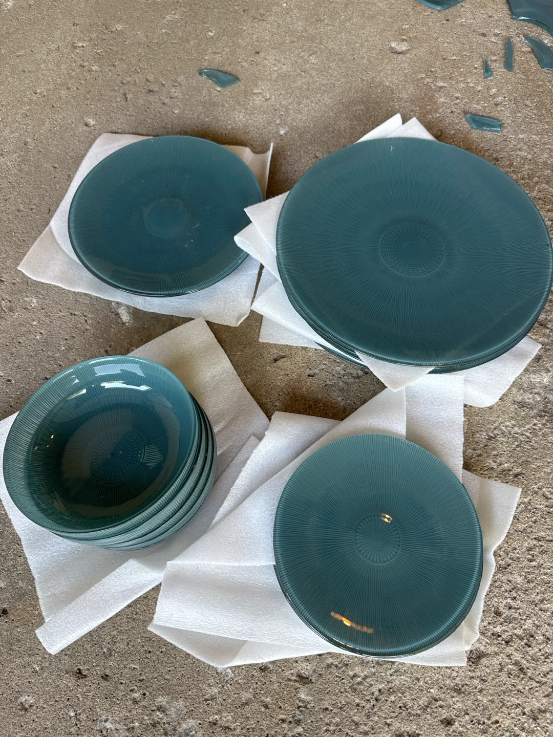 Teal Glass Dinnerware Set - photo 3