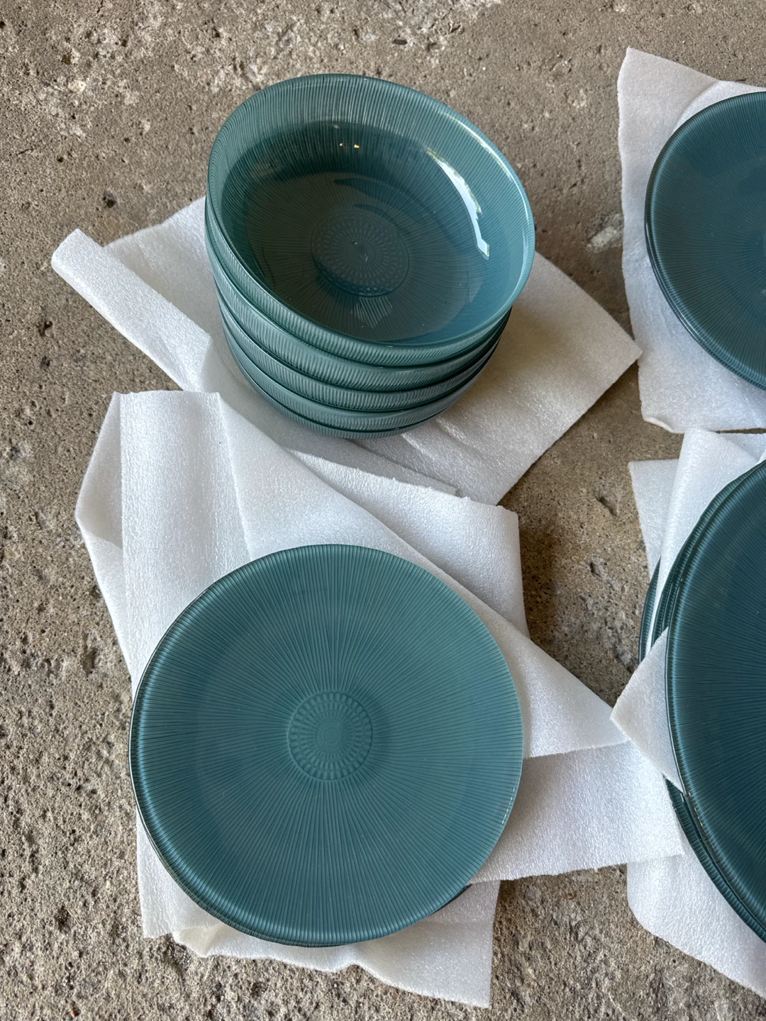 Teal Glass Dinnerware Set - photo 5