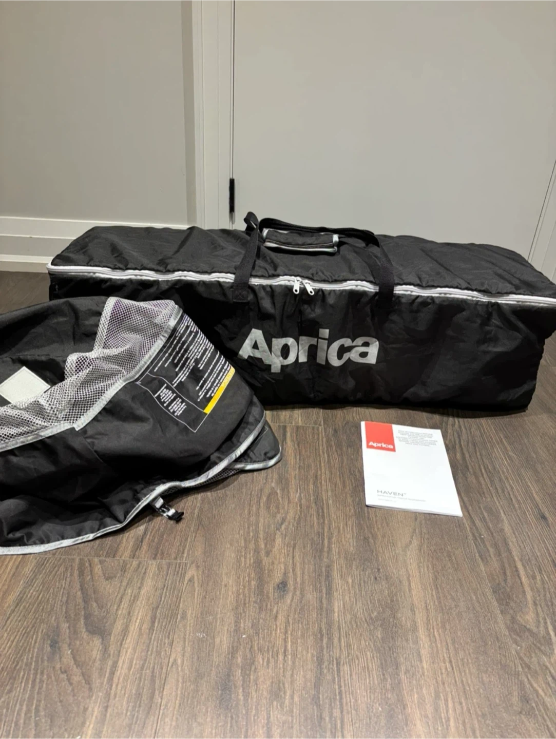 Aprica Haven Playard with bassinet retail $350 design like Nuna - photo 2