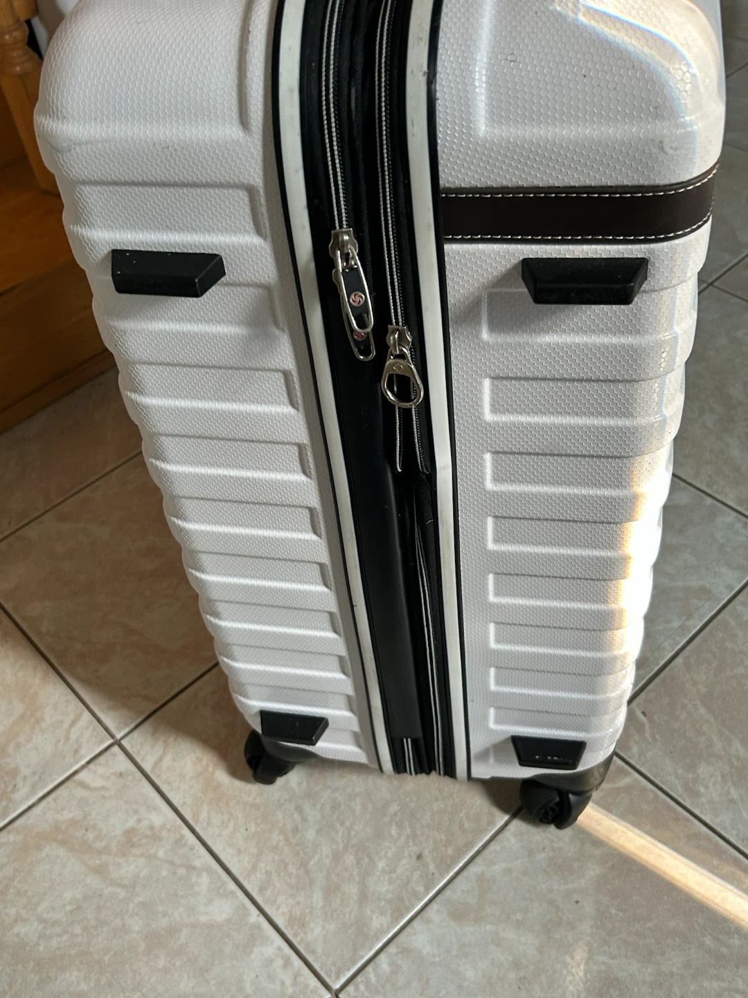 Samsonite White Hardside Spinner Luggage - photo 2