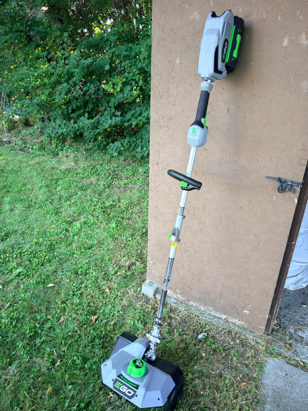 EGO Power+ 12" Electric Snow Shovel, 56V 4.0Ah Battery & Charger - photo 2