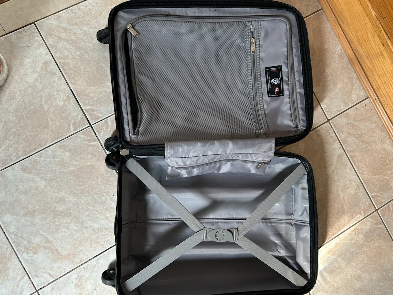 Black Hynes Eagle Carry-On Luggage - photo 5