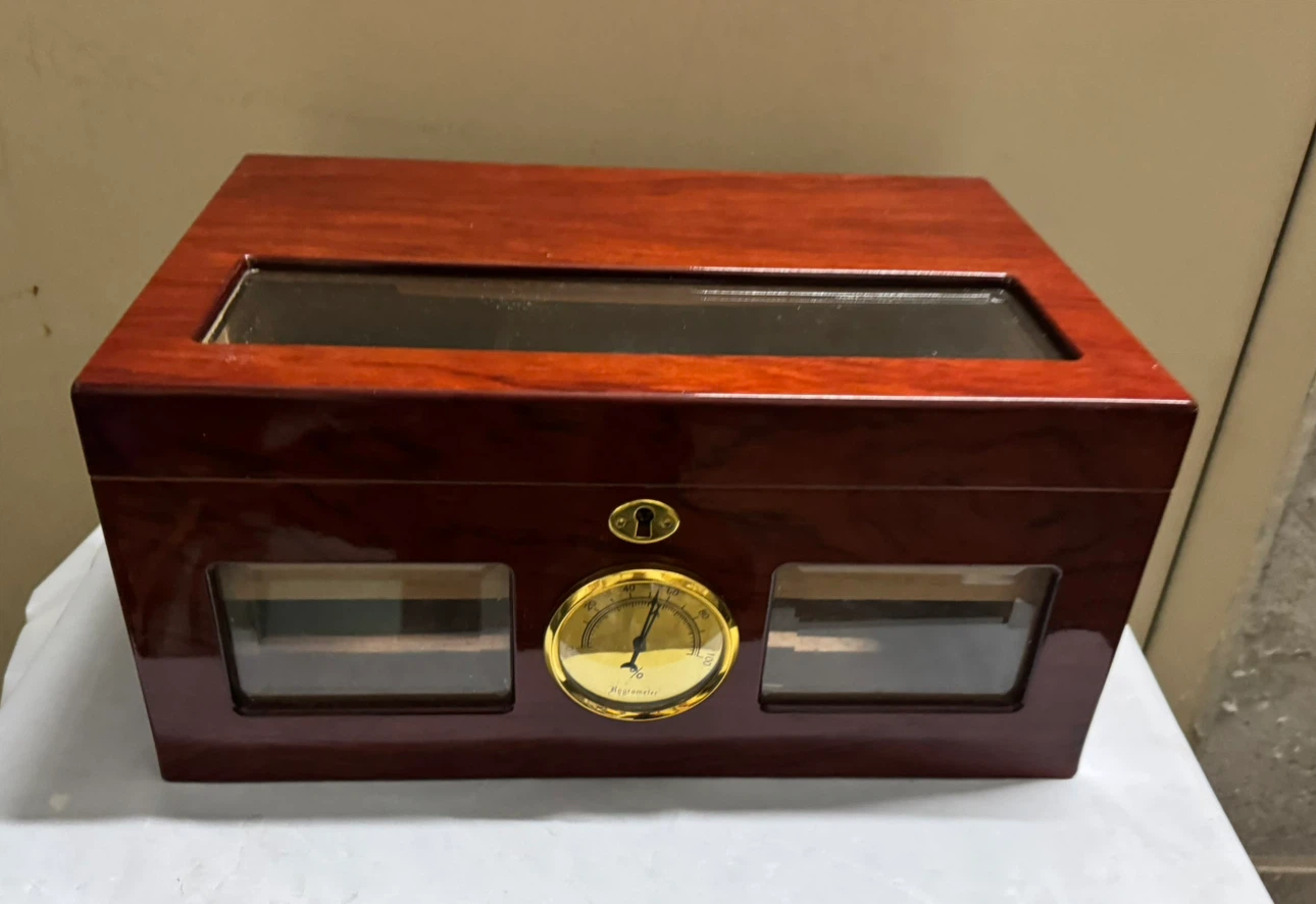 The Valencia Glass Top Cigar Humidor Capacity 120 Color Cherry