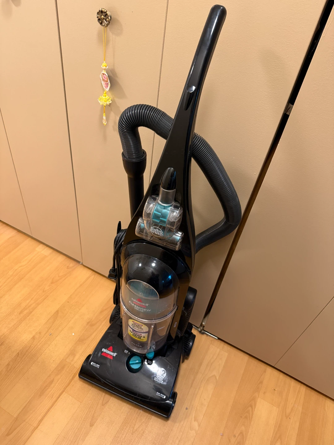 Bissell ClearView Helix Bagless Vacuum