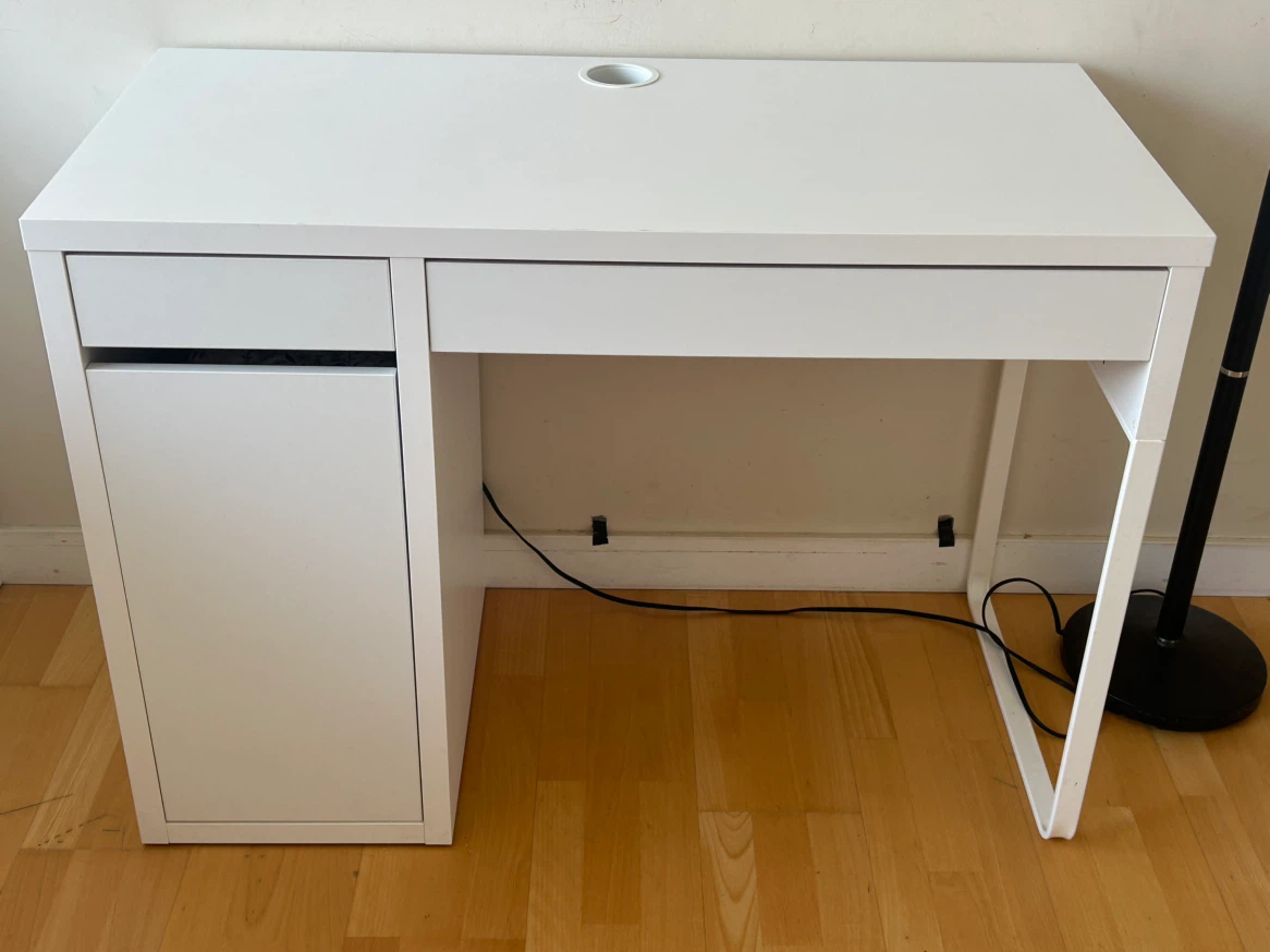 IKEA Micke desk - photo 3