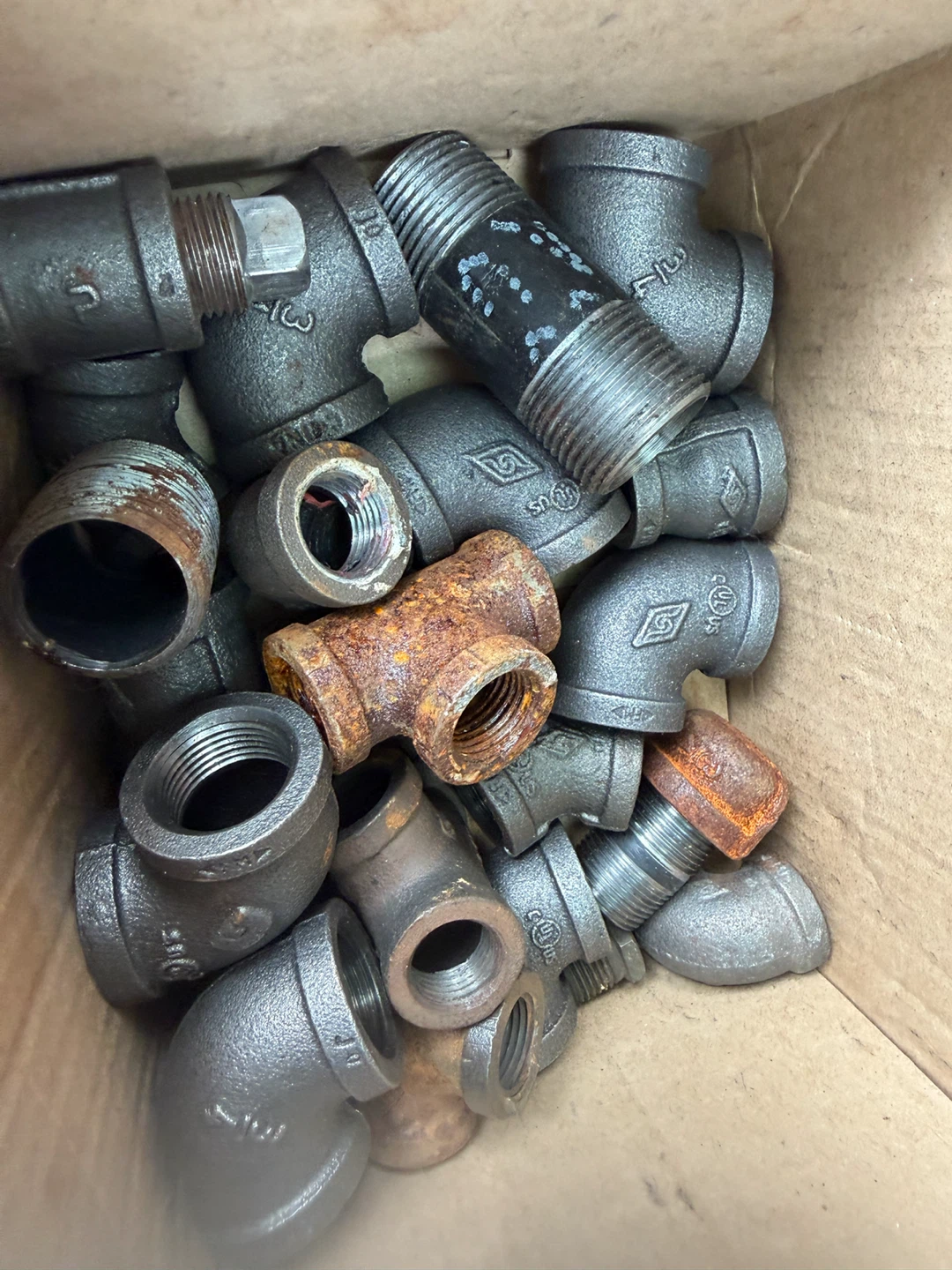 Assorted Black Iron Pipe Fittings & Brass Ball Valves - photo 3