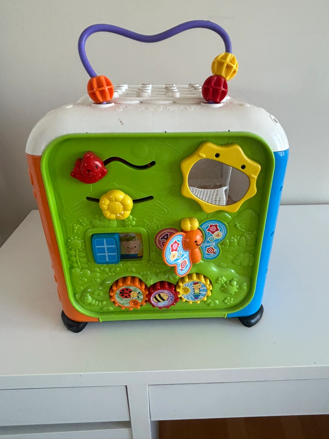 Interactive baby and toddler activity cube