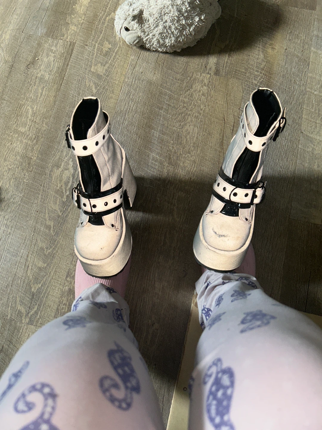 Demonia platform boots pick up only - photo 5